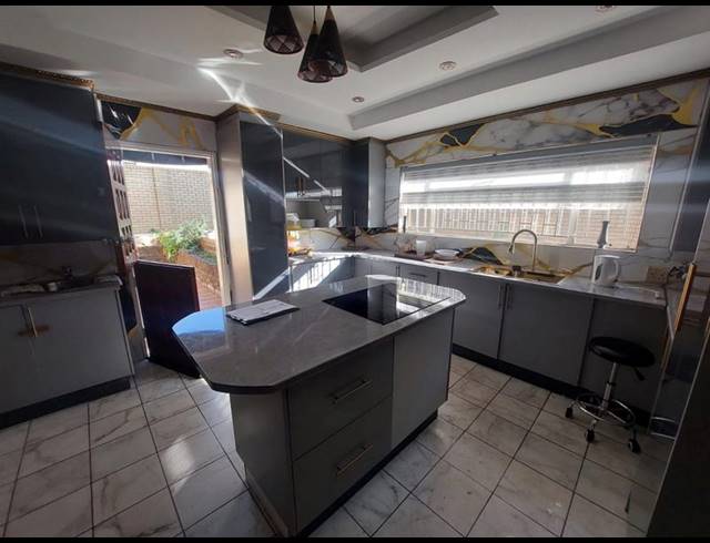 4 BEDROOM HOUSE FOR SALE IN MOHLAKENG